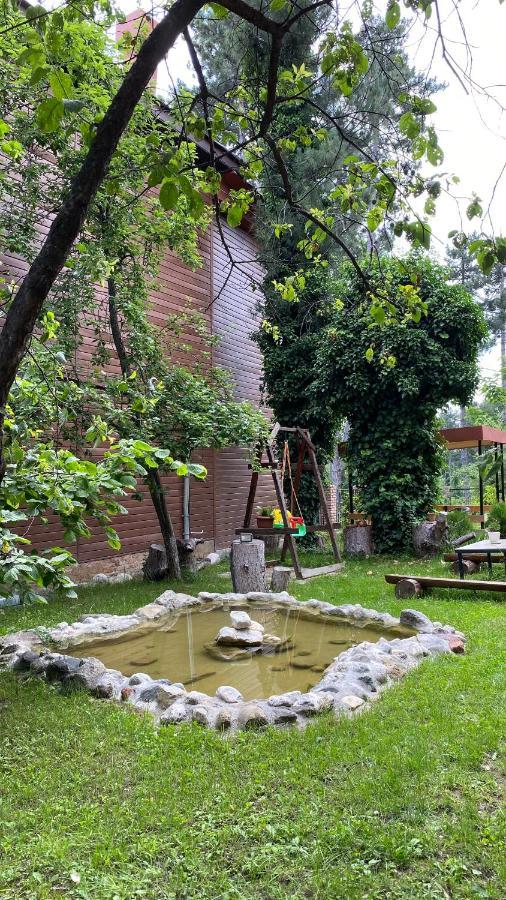 Neli & Zaal Guest House Telavi Bagian luar foto
